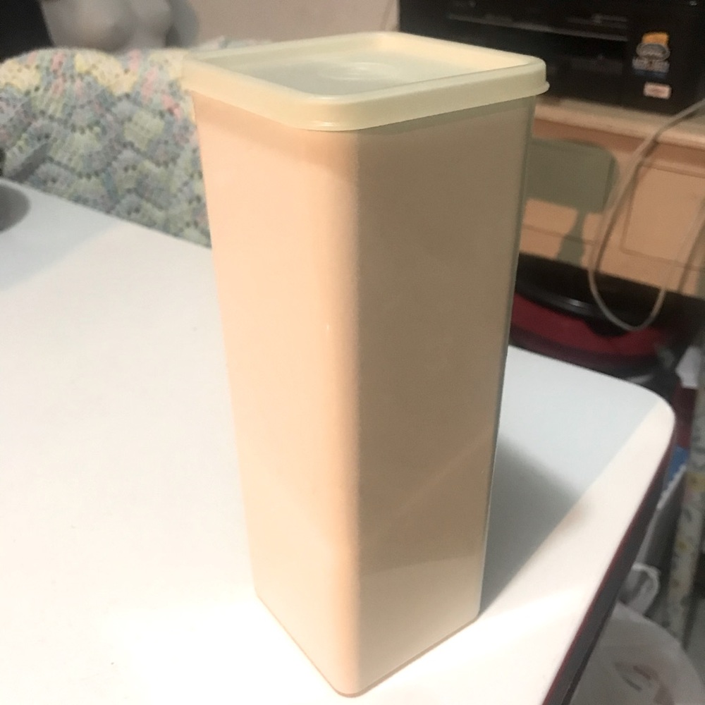 Tupperware Cheese Block Keeper - Picture 2 of 4